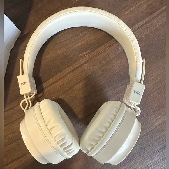 NIB - LSTN Sound Co. Bardot Wireless Headphones in Sand - Picture 7 of 8